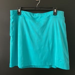 Bright teal skirt, so comfortable, size XL. Slightly worn in great condition.